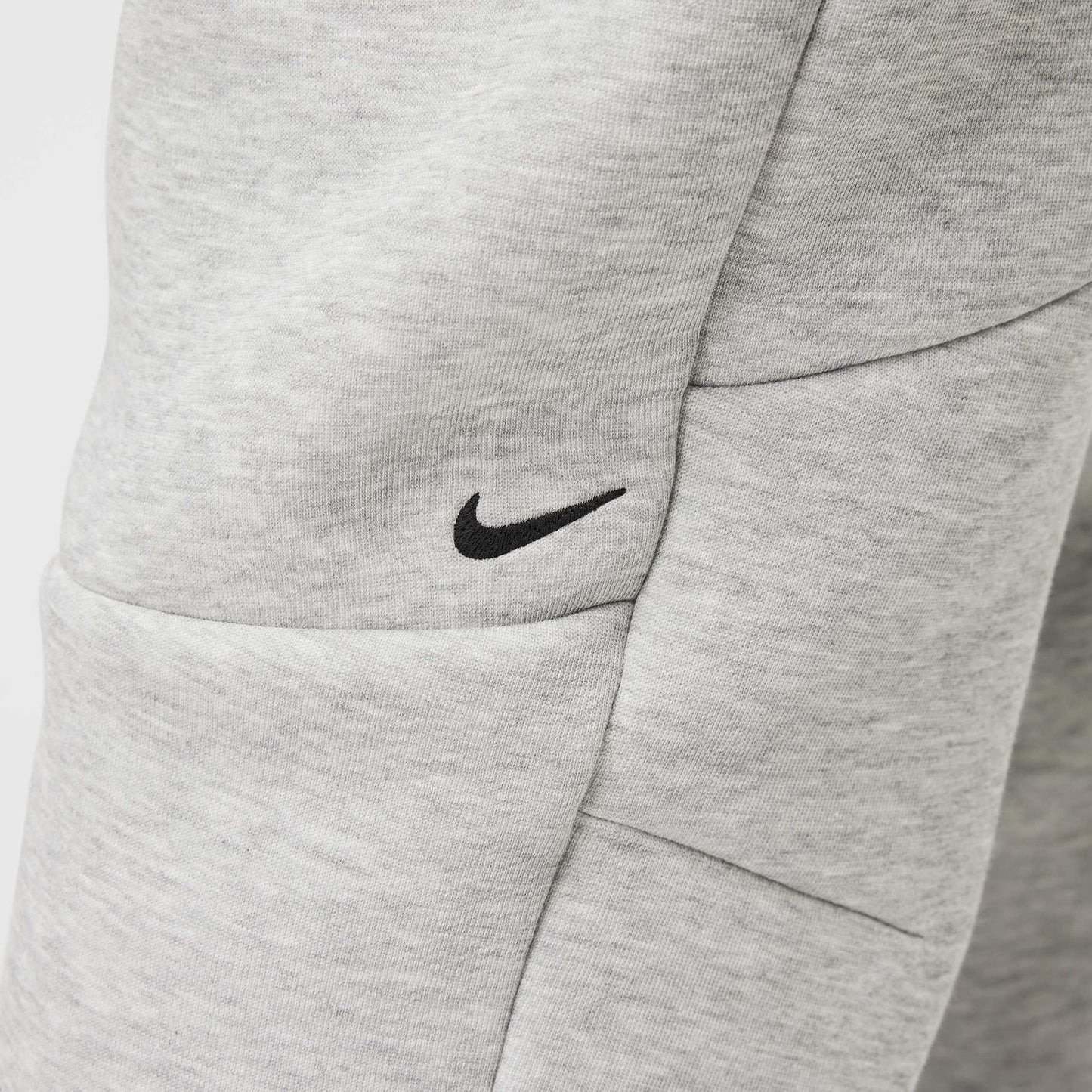 Nike  Sportswear Tech Fleece 2025