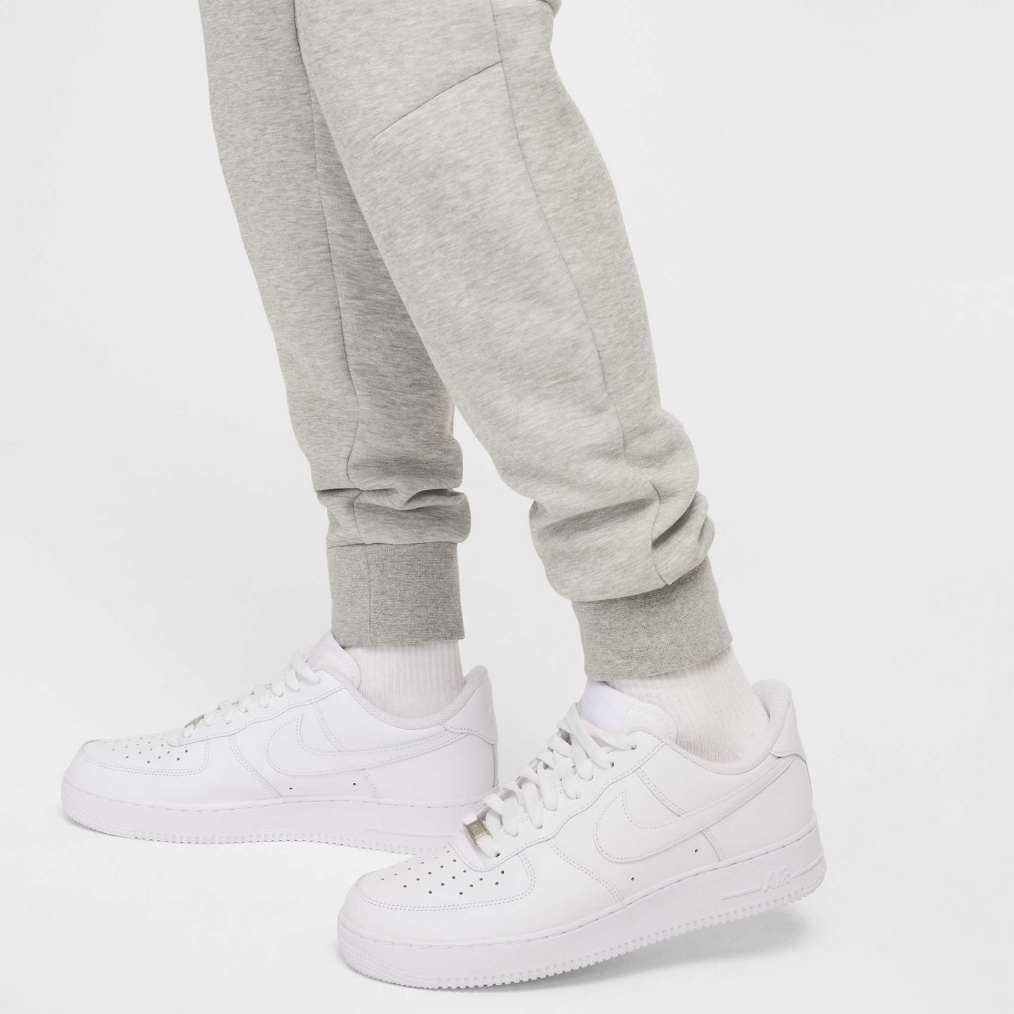 Nike  Sportswear Tech Fleece 2025
