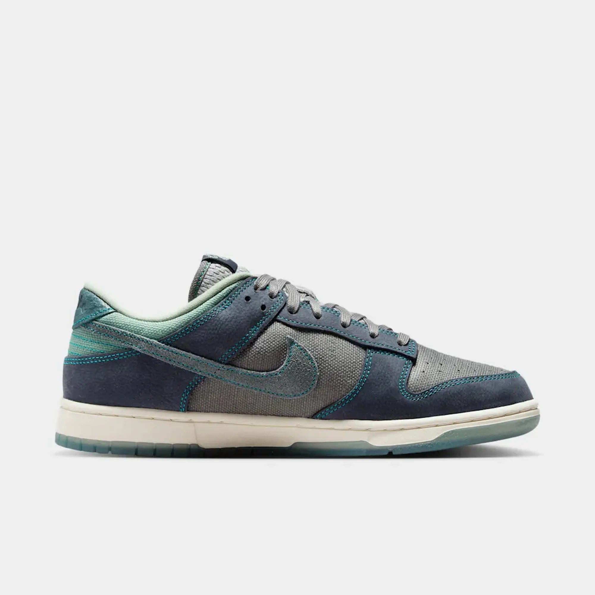 Nike Dunk Low Retro SE