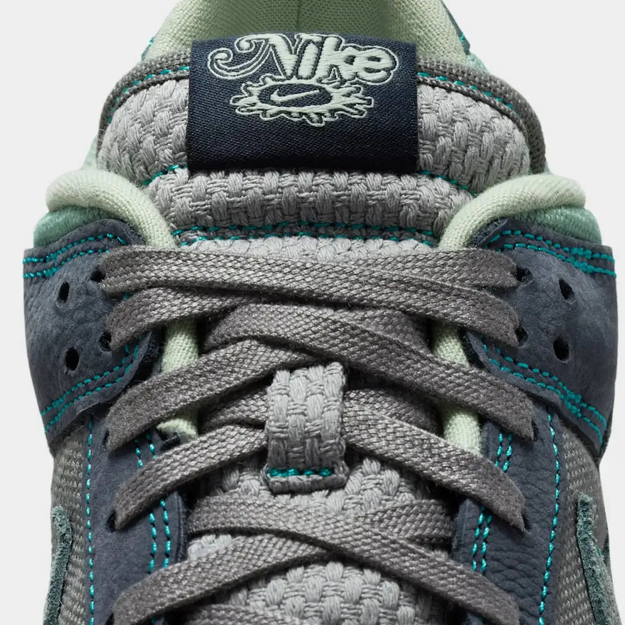 Nike Dunk Low Retro SE