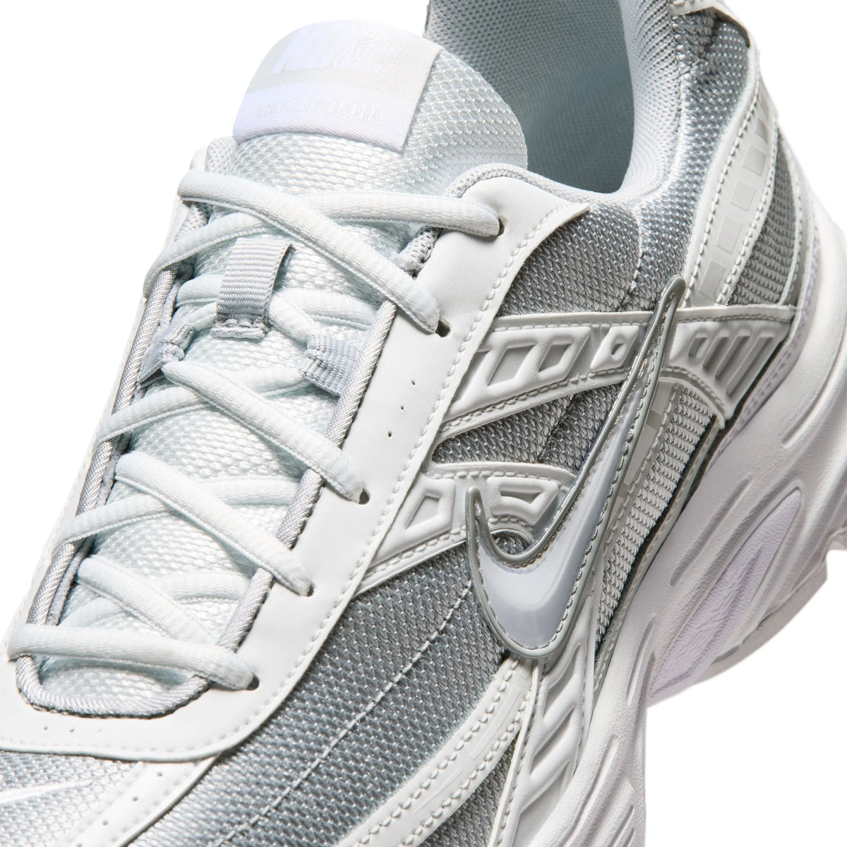 Nike Initiator