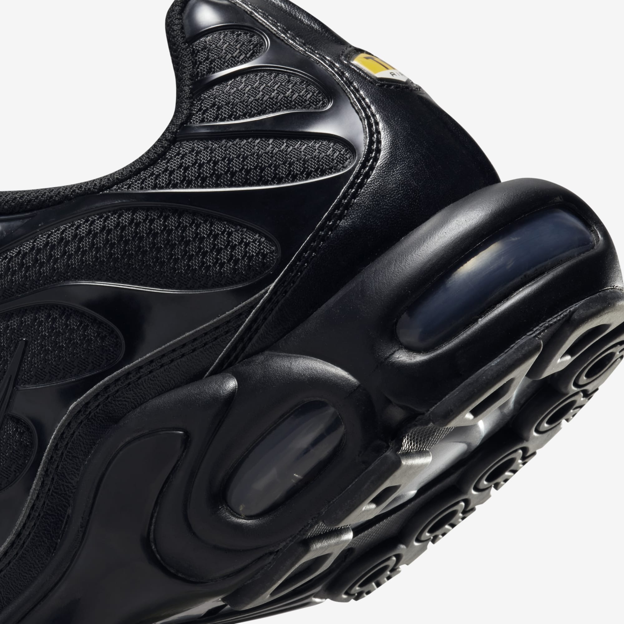 Nike Air Max Plus Triple Black