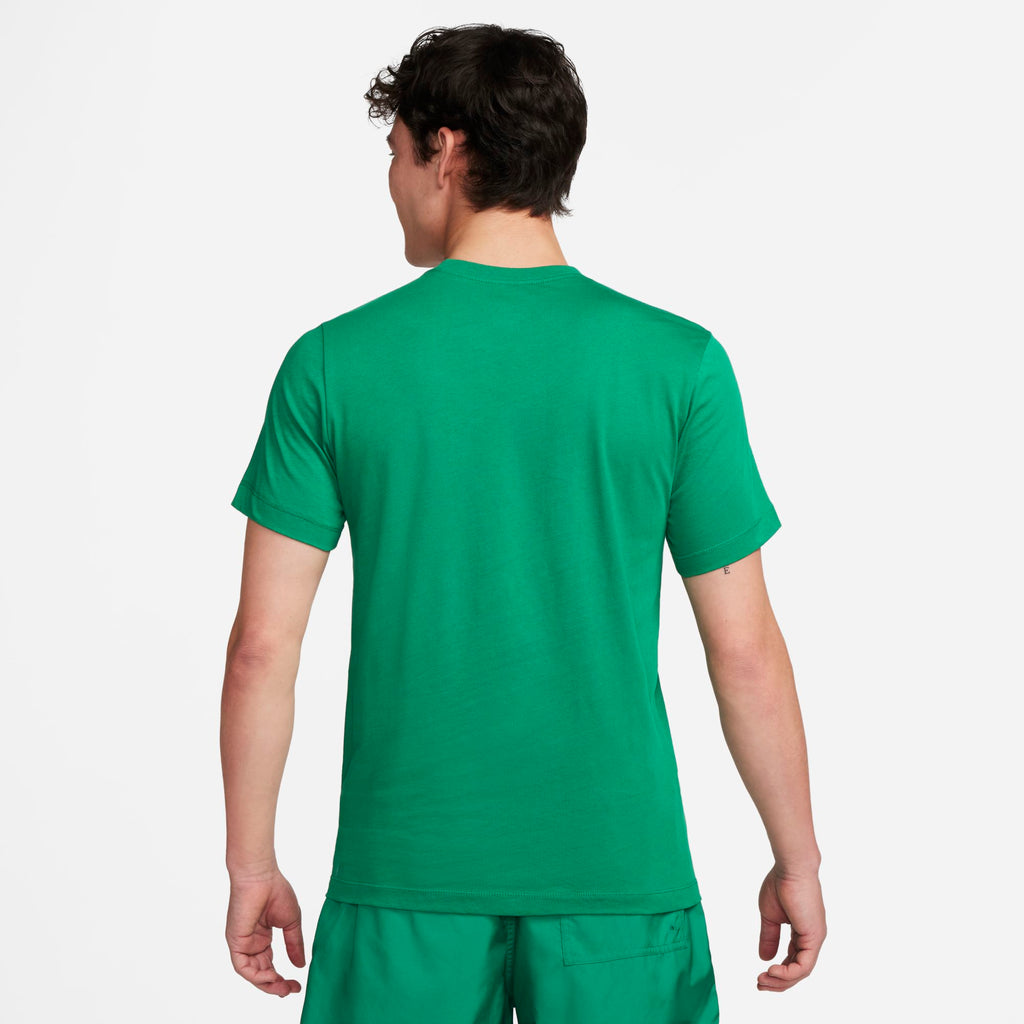 Nike Sportswear Club