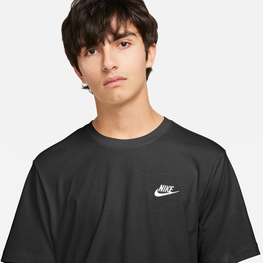 Nike Sportswear Club